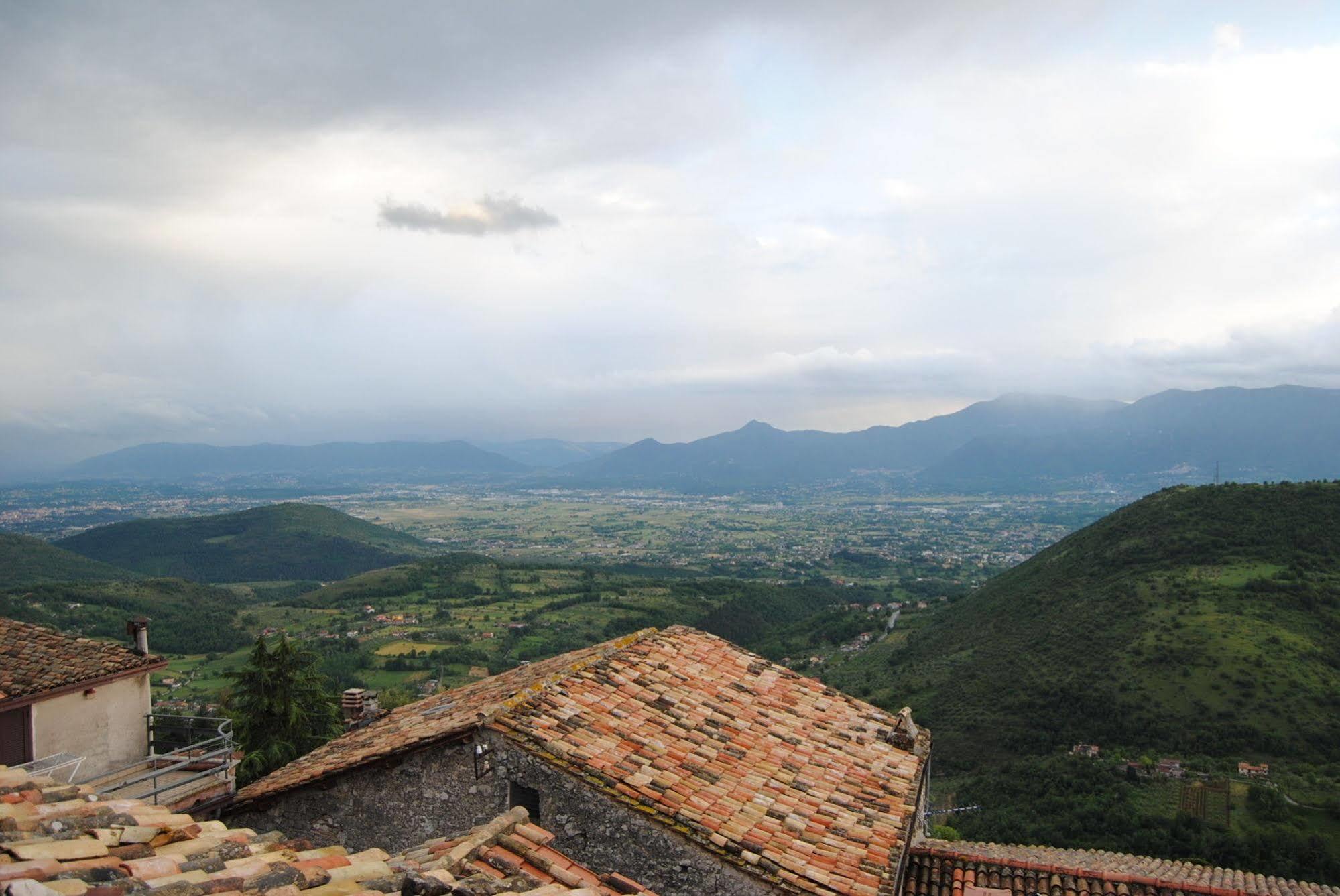 Locanda Il Falco Nero Fumone Kültér fotó